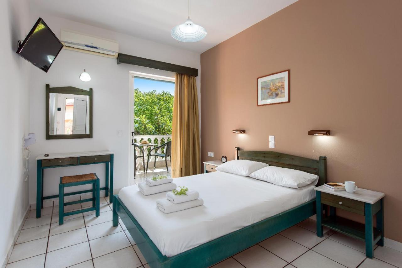 Eriva Hotel Acharavi  Eksteriør billede